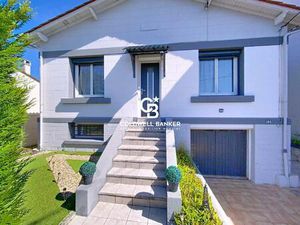 Charmante maison de ville rénovée avec garage à Saintes