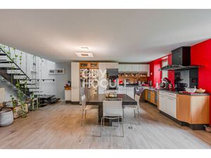 Aux Portes Des Pierres Dorées Esprit Loft avec terrasse et vue dégagée-deux garages