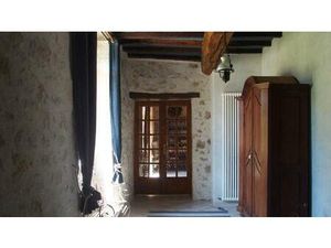 Propriété en pierre avec piscine