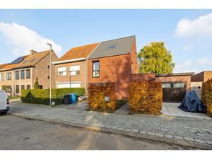 Huis te koop in Ekeren met 4 slaapkamers