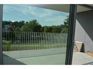Wonen aan 't kanaal in Residentie Bakboord in een 2 slpk appartement met ruim terras. Lift