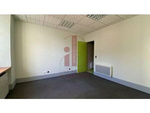 FONTAINEBLEAU RUE GRANDE LOCAL COMMERCIAL OU PROFESSIONNELDE 53 M²