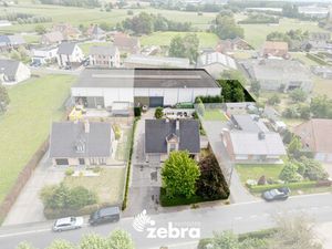 Commercieel te koop in Oostrozebeke met 3 slaapkamers
