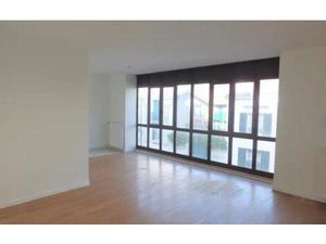 Grand studio avec cave et parking