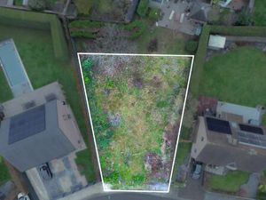 Terrain à vendre de 703 m² à Montigny-le-Tilleul (VBD59323)