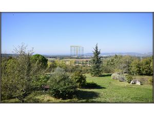 Maison avec vue dégagée  parc arboré et garage