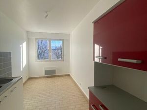 Location appartement 3 pièces 76 m² à Saint-Étienne (42000)