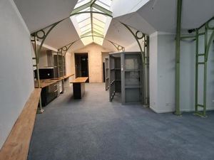 Loft  local commercial ou bureau  cœur de ville  rez de chaussée
