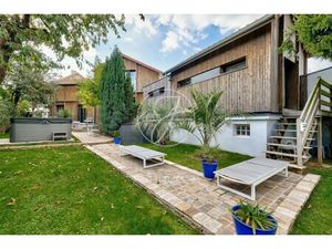 Maison de luxe à vendre dans le quartier Montretout