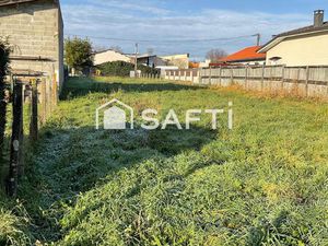 Terrain constructible de 636m2 à Castelnau-De-Médoc: Idéal pour vos projets !