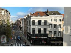 Immeuble de rapport à vendre avec 6 chambres   Ixelles (RBU81787)