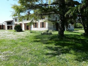 Vente maison 15 pièces 575 m² à Saintes (17100)  716 000 €