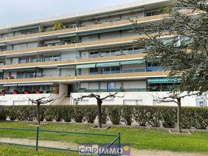 GARAGE LA GARDE LES RESTANQUES DU THOUAR PROCHE CENTRE