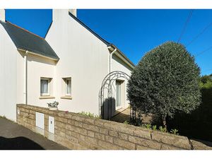 Maison de 1988 avec garage et jardinet