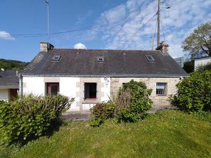 Maison En Pierres Avec Jardin Et Dependance