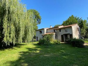 Ancien moulin sur 4 5 hectares de terrain