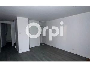 Location appartement  m² T-3 à Brézins  650 €
