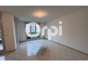 Location appartement  m² T-2 à Saint-Étienne-de-Saint-Geoirs  661 €