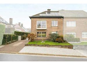 Maison prête à emménager avec jardin  garage et situation c