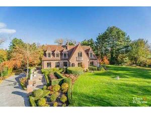 Villa avec espace professionnel à vendre à Pajottegem