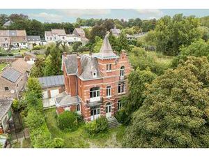 Château 8 chambres - 2 garages - grand terrain! Vidéo dispo!