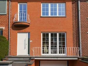 Maison 2 facades entièrement rénovée au cœur de Waterloo