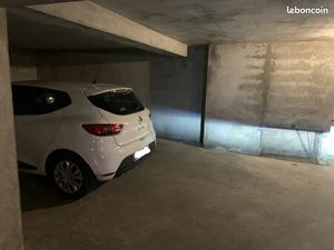 Parking sécurisé Lyon8  face Tram T2/T4 (0 frais agence)