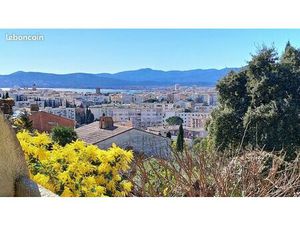 Maison mitoyen d'un cote - 100 m2