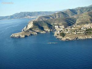 Appartement F3 vide avec balcon face à la mer