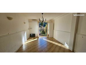 Studio rdc avec jardinet