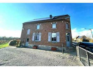 Maison 4 façades de caractère avec beau terrain orienté sud