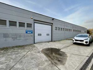 Entrepôt de 450 m² dans site sécurisé