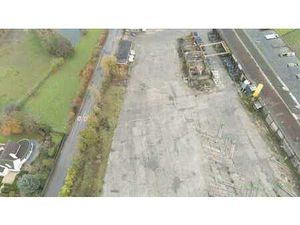 Buitenopslag (6200m²) en opslagruimte (400m²) te huur in ...