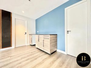 Location locaux professionnels 57.3 m² à Saint-Germain-en-Laye (78100)  1 750 €