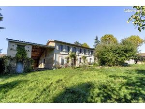 Propriété 6 pièces 235 m²