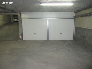 Grand garage Box Boxe local stockage 45 m2 4 places Conflans Ste H