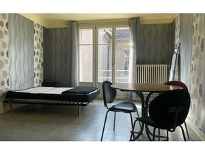 Location appartement  m² T-1 à Neufchâteau  300 €