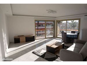 T3 MEUBLÉ DE STANDING (85 m²) AVEC VASTE TERRASSE ET PARKING