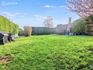 Grande maison de ville de 188 m² + local de 40 m² sur un terrain de 592 m²