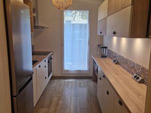 Location Appartement à Versailles - Meublé  45m²  2 pièces - Avec jardin  cave  parking