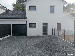 Maison contemporaine bas de Serres Castet