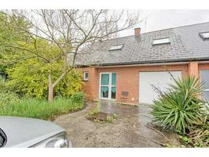 Maison trois façades avec grand jardin