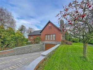 SPACIEUSE VILLA DE PLAIN-PIED 3 CHAMBRES JARDIN ET GARAGE