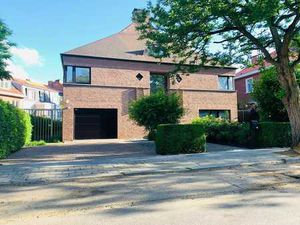 Villa contemporaine de prestige meublée