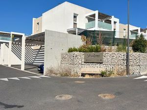 Place Parking sécurisée