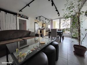 Bel appt T3 rénové  emplacement idéal  petite terrasse