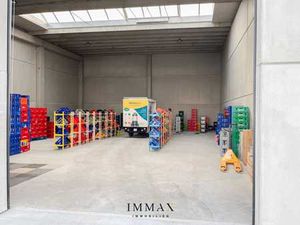 Hangar spacieux de 225m²