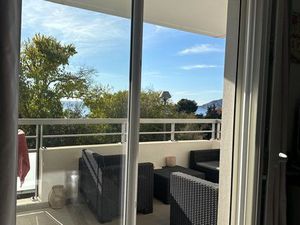 Beau T2 lumineux à l’estaque vue mer