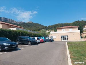 Bureau dans centre paramedical