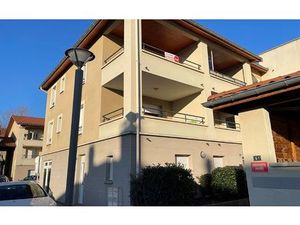 Location appartement  m² T-3 à Saint-Laurent-d'Agny  890 €